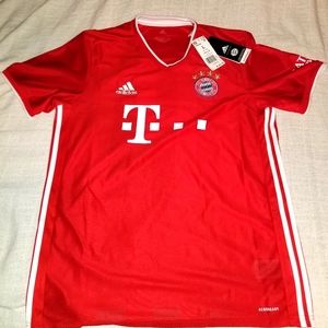 NEW WITH TAGS Adidas Bayern Munich soccer jersey